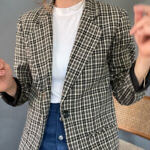 Vintage Wool Blazer *in perfect condition*